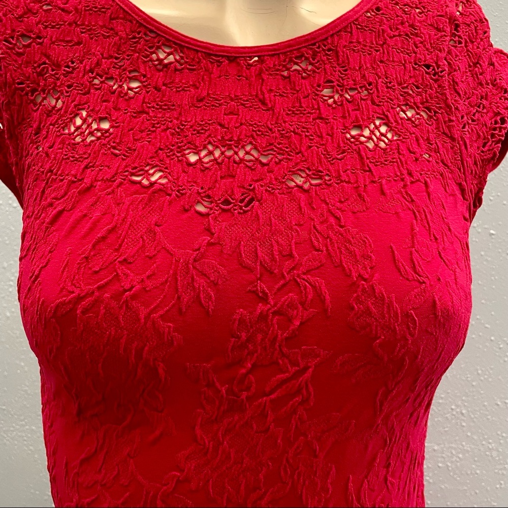 Bebe Red short sleeve Bodycon Mini Dress with laser cut pattern